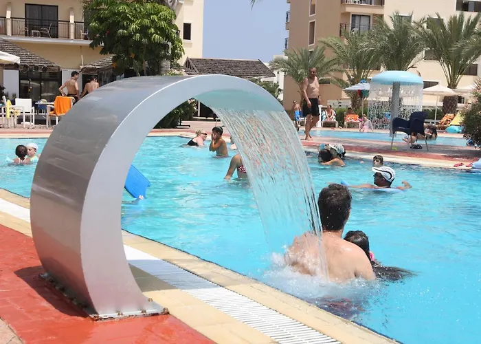 Hotell Tsokkos Gardens 4*