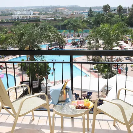 Otel Tsokkos Gardens